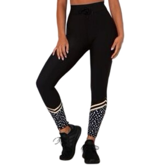 Sarah’s Day x White Fox Active Leggings Womens Size Small SD X WFA Tights Black - Picture 11 of 13
